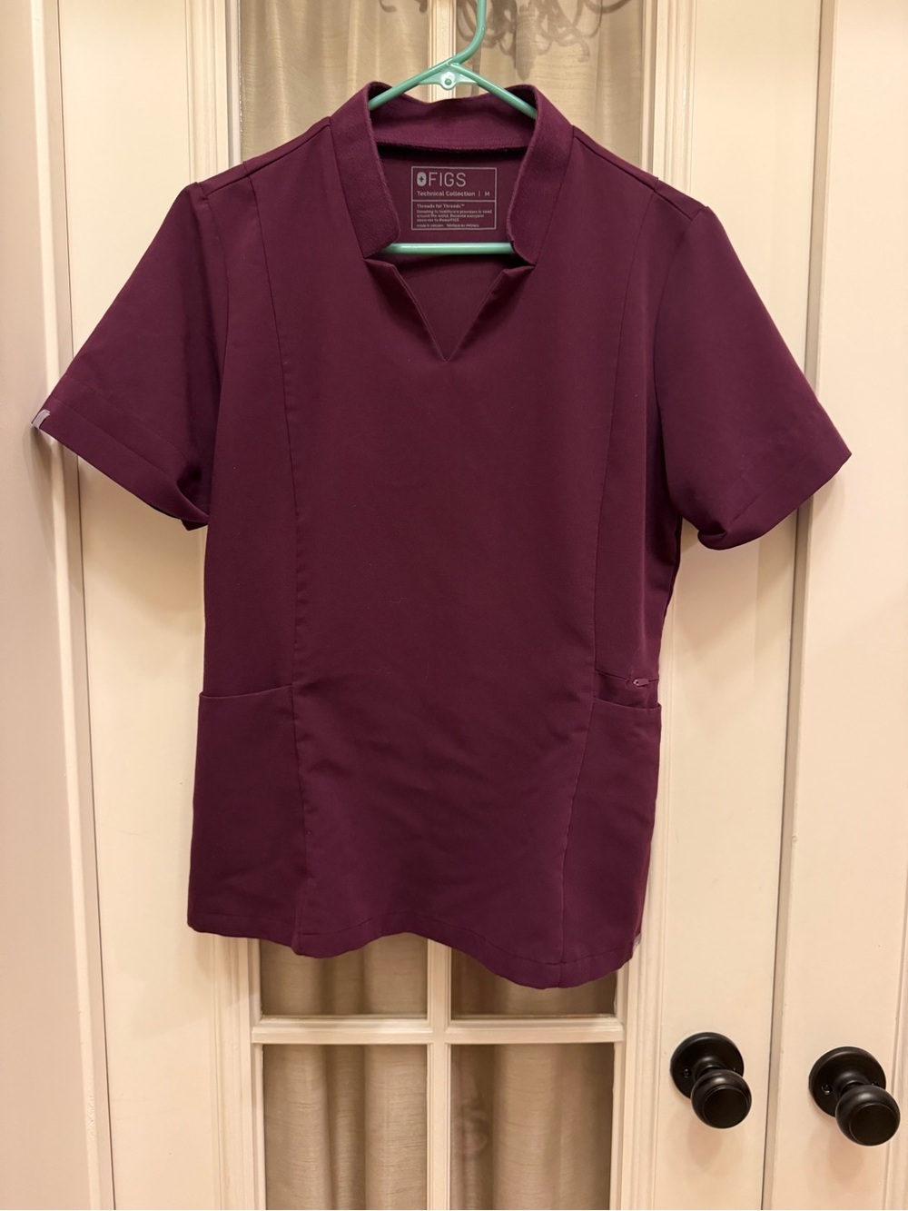 MEDIUM FIGS Inala Slim Scrub Top in Deep Purple EUC